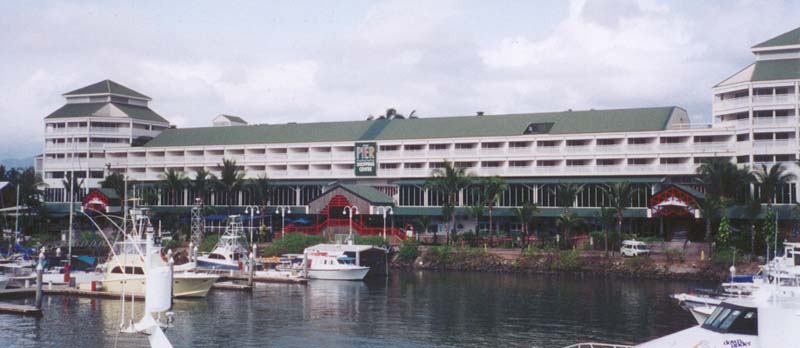 2001_aus_cairns_pier