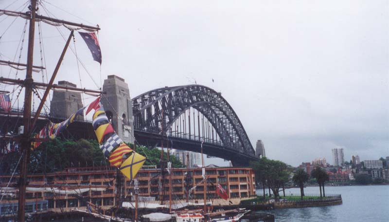 2001_aus_sydney_bay_bridge