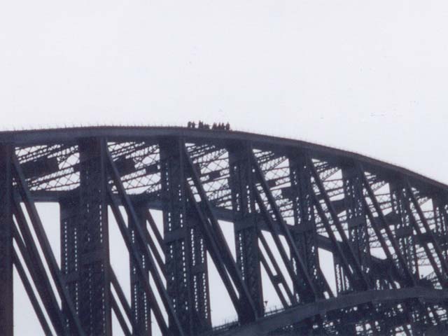 2001_aus_sydney_bay_bridge_climbers