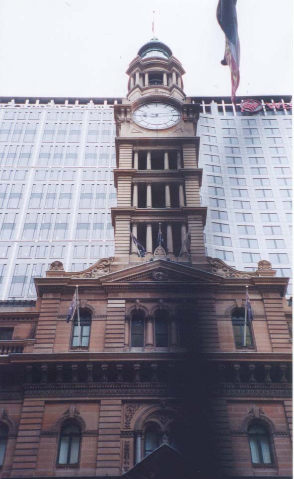 2001_aus_sydney_interesting_building_2